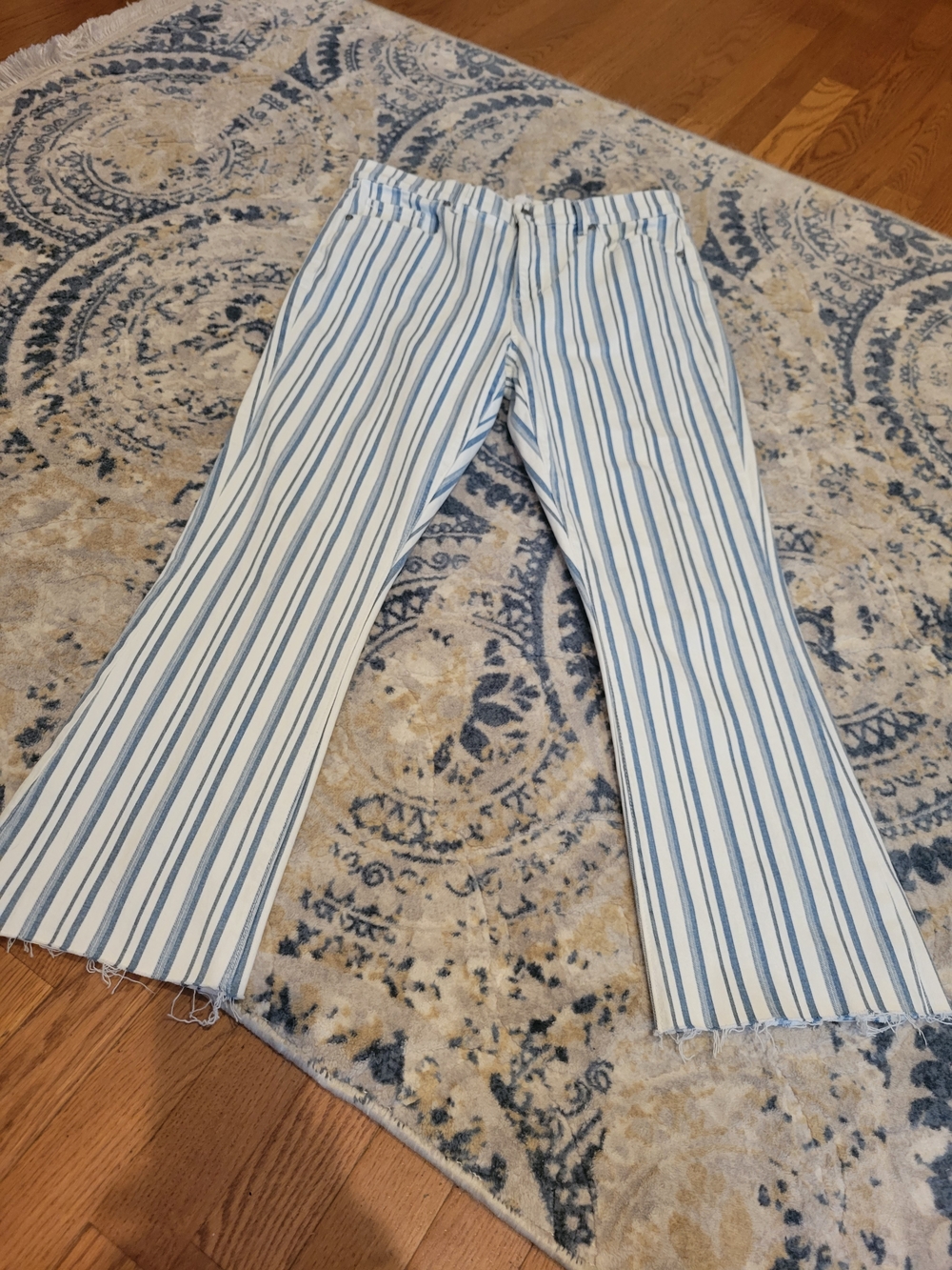 LOFT The Kick Crop Blue and White Striped Ankle Pants 29/8